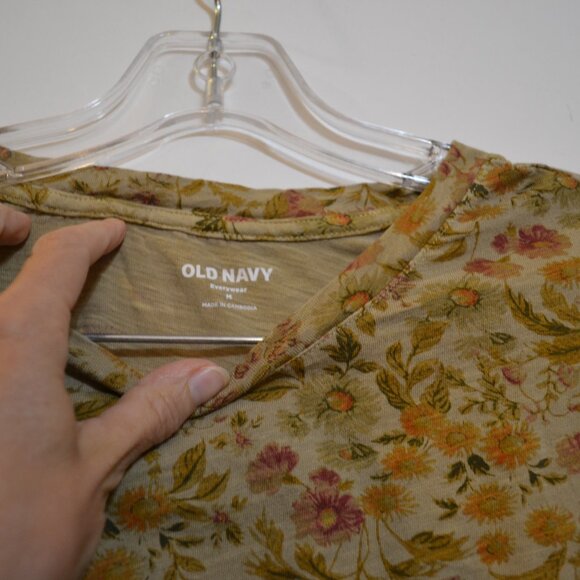 OLD NAVY Everywear Short Sleeves 100%Cotton Tan Colorful Floral Ladies Blouse M - Picture 2 of 6